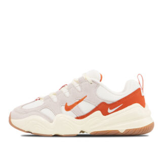 Женские кроссовки Nike Tech Hera