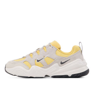 Женские кроссовки Nike Tech Hera