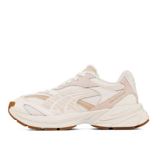 Женские кроссовки PUMA Velophasis SurrealC