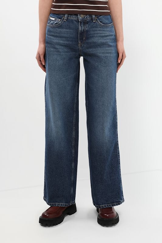 Джинсы с эффектом потертости Guess Jeans фото 1