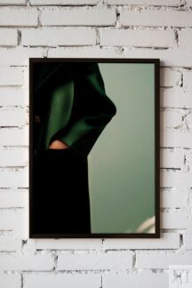 Авторский постер Зеленое пальто в раме Gallery 5